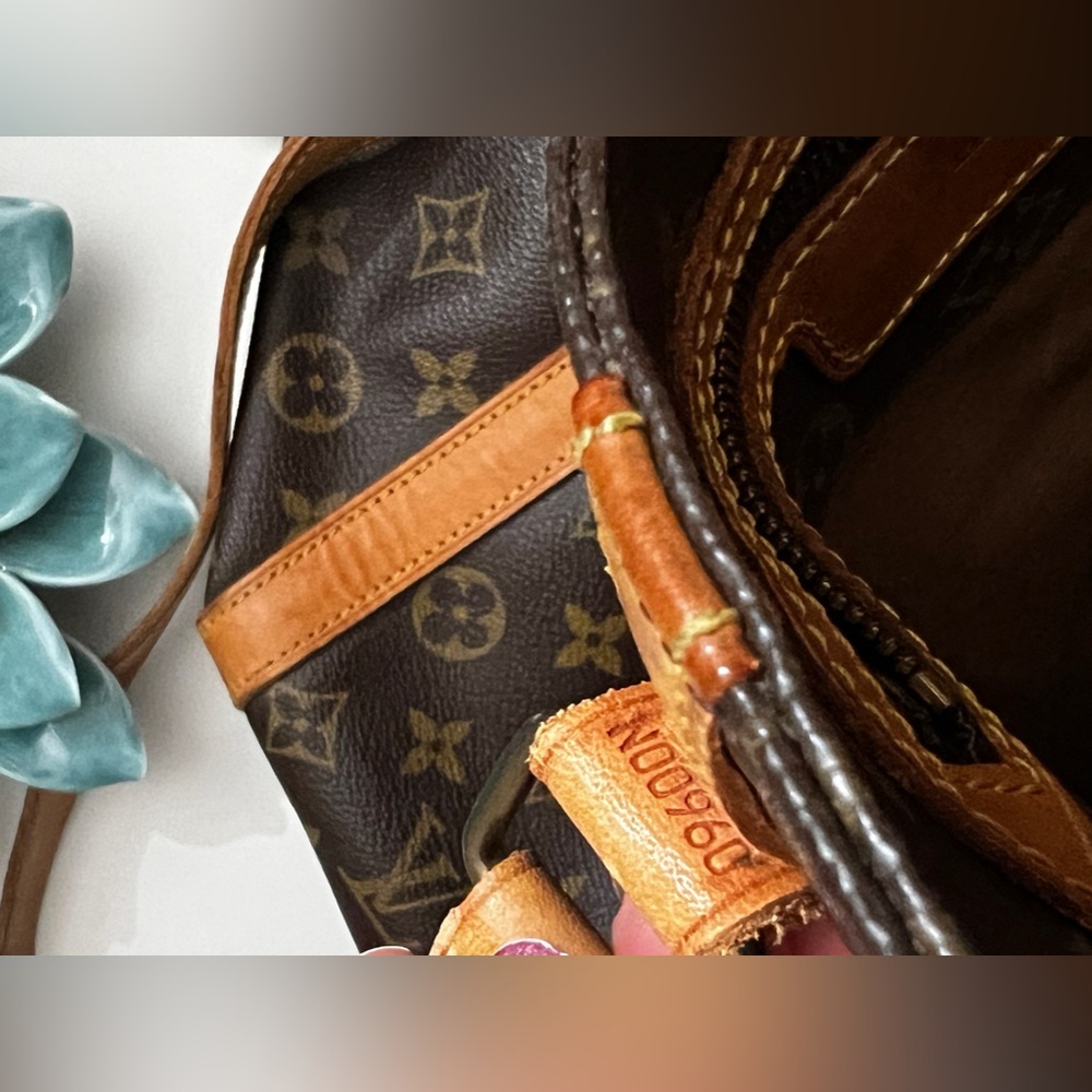 Louis Vuitton Monogram Sac
Shopping Tote Bag *VINTAGE* - Picture 2 of 8